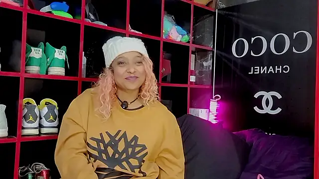 Indianbrownien Live XXX chat