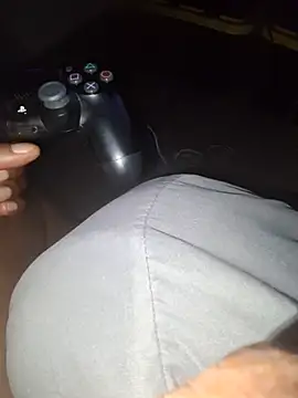 JsmoothJj313 élő XXX-chatje