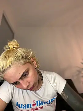 Velvet1_ XXX чат на живо