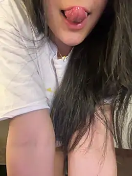 CuteKira7 élő XXX-chatje