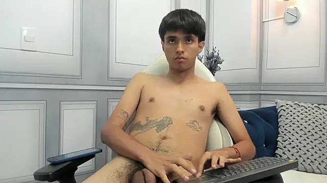 Elioth_18 Live XXX-chat