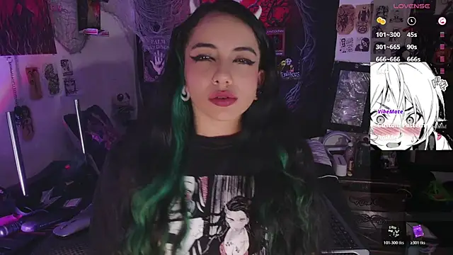agathaaiko6 Adlı Modelin Canlı XXX Sohbeti