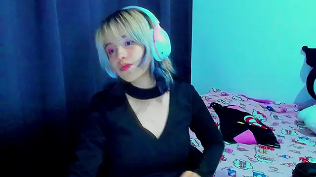 Akane-Mou Adlı Modelin Canlı XXX Sohbeti