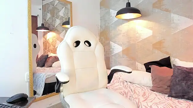 Chat XXX en directo de LalilaBrunettee