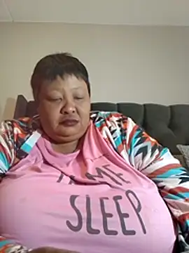 nancy111 élő XXX-chatje