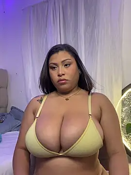 Helleamazing Adlı Modelin Canlı XXX Sohbeti