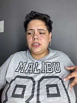 Hailey_CurvyのライブXXXチャット