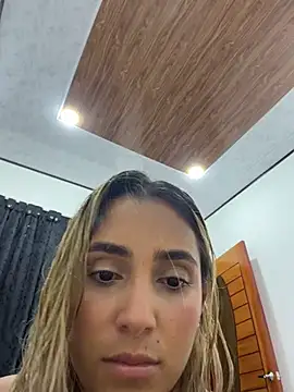 عرض كام LoisC