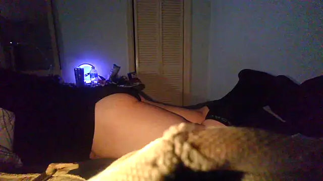 Randomperv69: διαδικτυακό σόου στην κάμερα