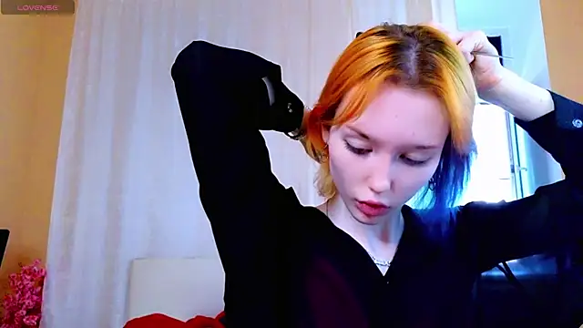 Chatroom XXX en direct de Kiara_Age