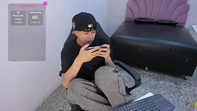 XXX chat uživo modela alan_twink12