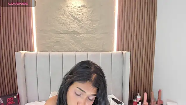 NINAMARTINS Adlı Modelin Canlı XXX Sohbeti