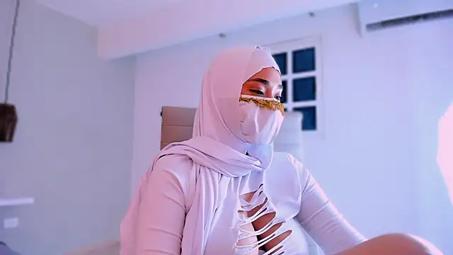 LittleNoor Adlı Modelin Canlı XXX Sohbeti