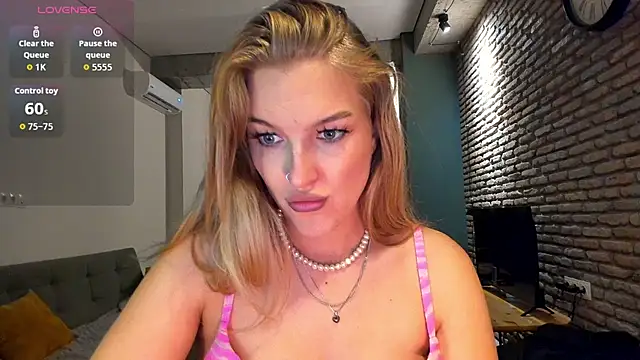 fifteenpoem Chat XXX in diretta