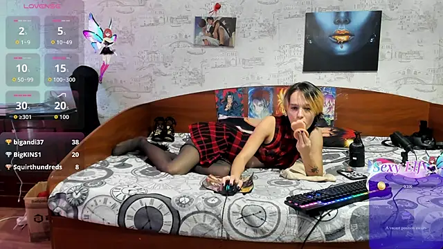 KagamiTayga Chat XXX in diretta