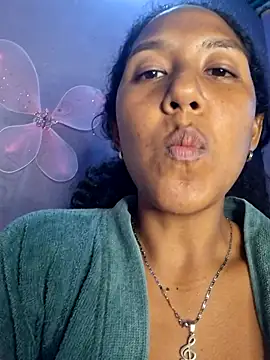 Chatroom XXX en direct de emily_fox01