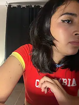 Chat +18 de kaori_77 ao vivo