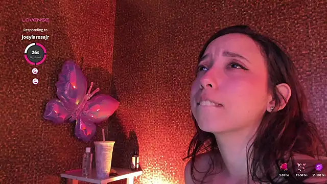 XXX chat uživo modela Apartment28