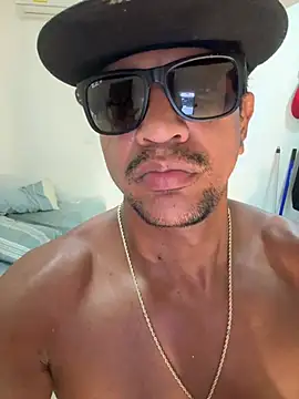 bigdick211292 লাইভ XXX চ্যাট