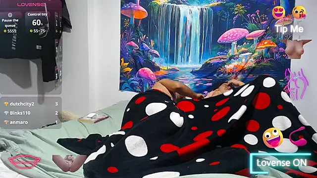 Chatroom XXX en direct de Tatis_bigboobs21