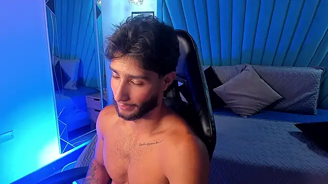 Emmet_CollinsJS Adlı Modelin Canlı XXX Sohbeti