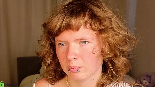 Chat +18 de VioletDesiree ao vivo