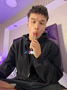 Czat XXX na żywo – Dominik_Souza