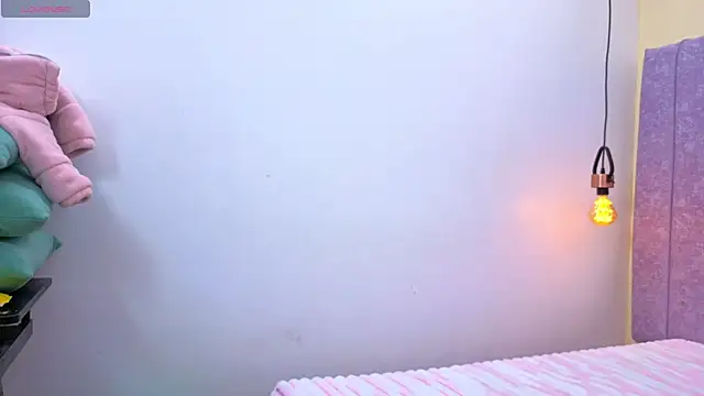 Emma-Burning's Live XXX Chat