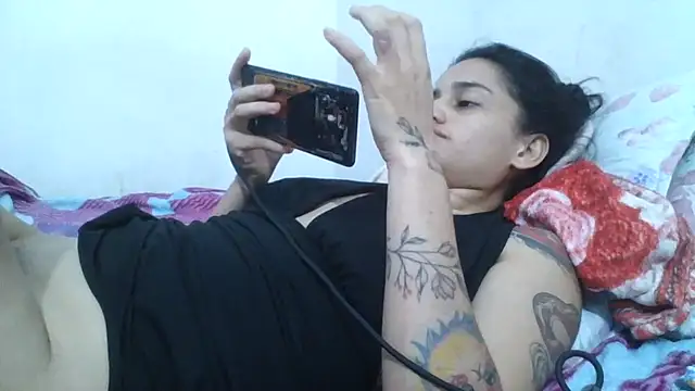 girl_tits' Live XXX Chat