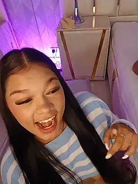 XXX chat uživo modela HatsaJones