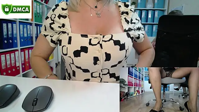 secret-officen Live XXX chat