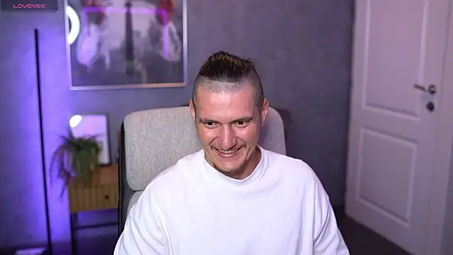 Alex_Wilde Chat XXX in diretta