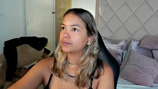 dulce_lyraa1 Chat XXX live