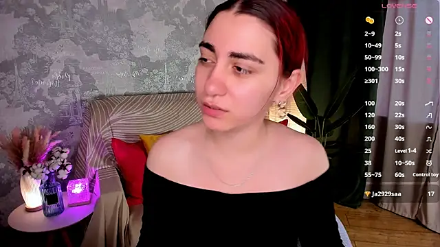 Chatroom XXX en direct de hannacheekss_