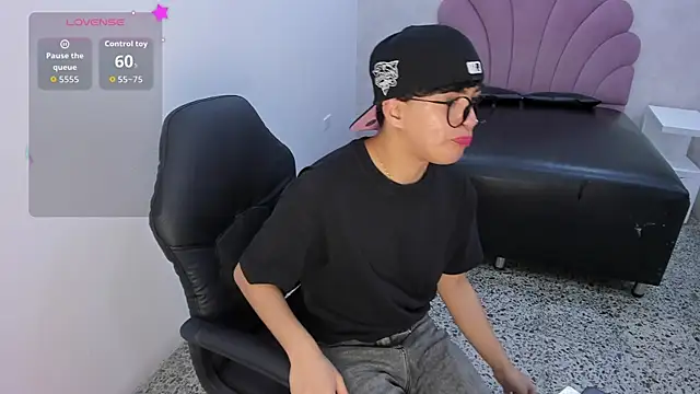 Chat +18 de alan_twink12 ao vivo
