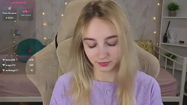 Shy_Polly Chat XXX in diretta