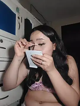 Miiarouse__ live XXX chat