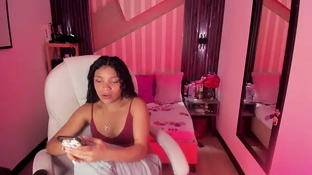 Chat XXX ao vivo de LittleeStar