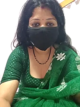Priyaji7575 现场XXX聊天
