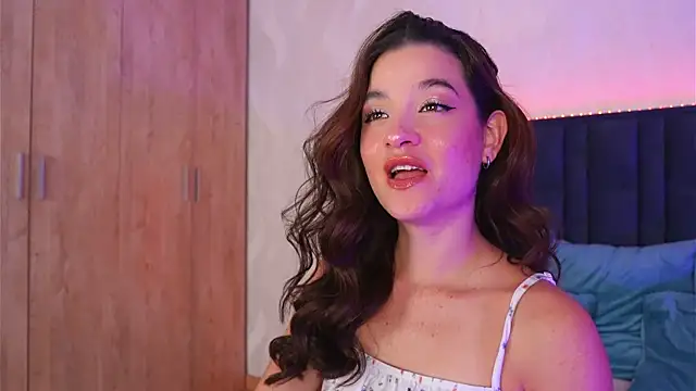 LucyFlame's Live XXX Chat