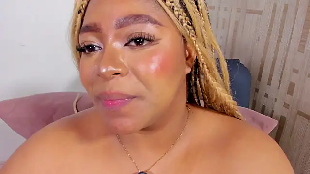 Chat XXX en directo de Fenty_melo