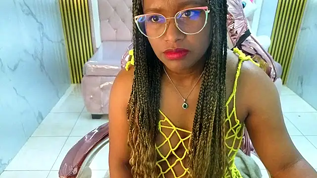 Chat +18 de Zarah_s ao vivo