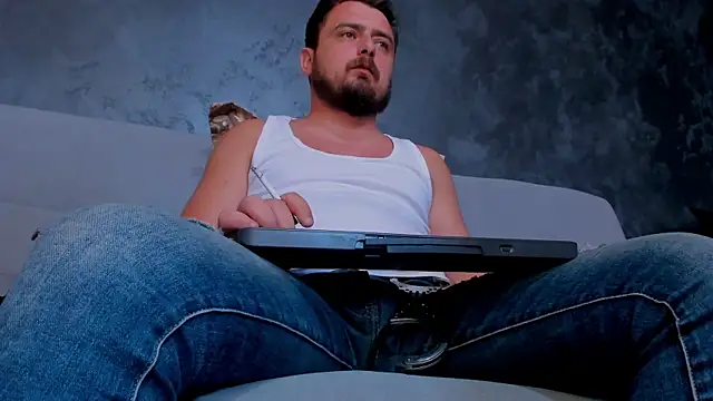 Živý XXX chat CLOUDYMARK