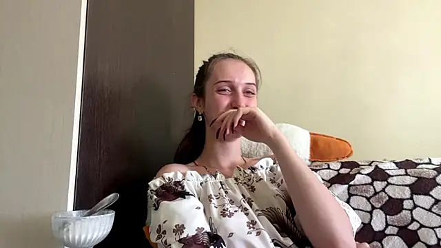 AsunaroCute Adlı Modelin Canlı XXX Sohbeti