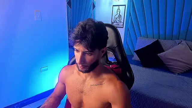 Emmet_CollinsJS XXX чат на живо