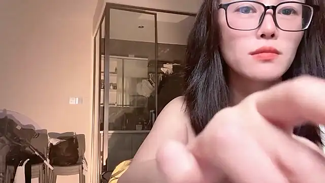 Krismil3 Chat XXX live