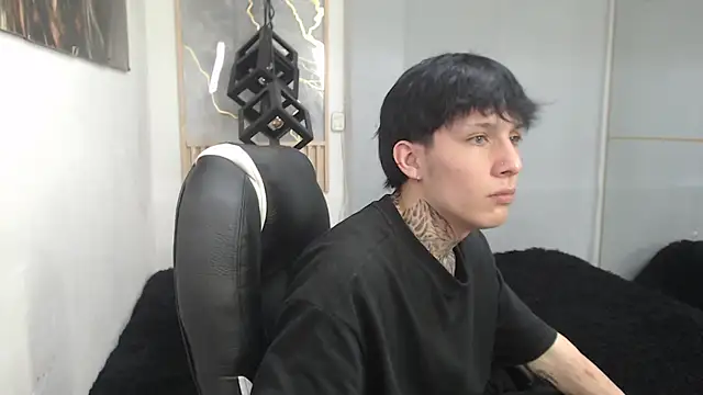Онлайн чат XXX Cry_thereal