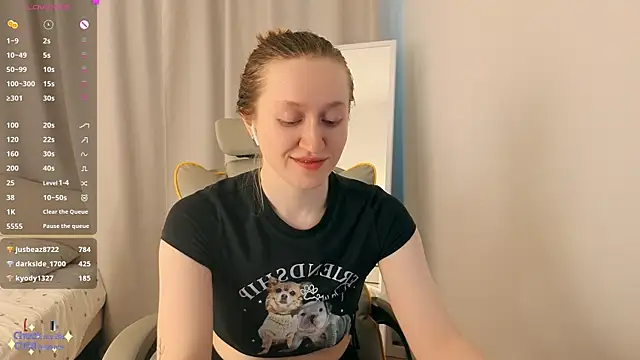 mowalova Chat XXX live