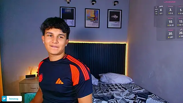 Leo_Savage_ Adlı Modelin Canlı XXX Sohbeti