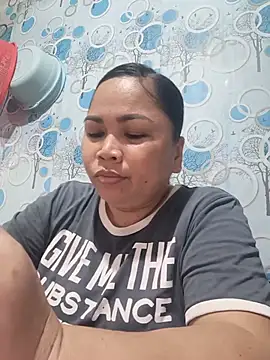Sweetlorie_83 élő XXX-chatje